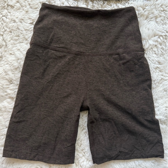 Beyond Yoga Keep Pace 5” Biker Shorts - Picture 2 of 5